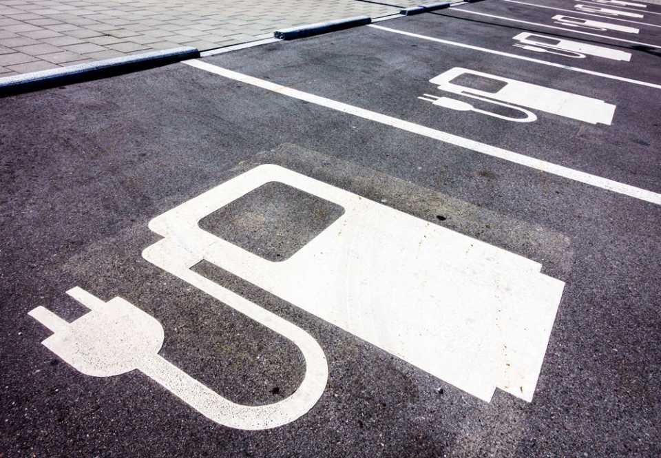 Electric charging bay