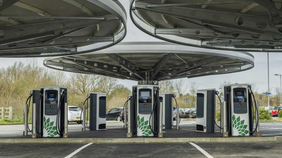 https://www.bp.com/en/global/corporate/news-and-insights/press-releases/uks-largest-public-rapid-charging-hub-inaugurated-in-milton-keynes.html
