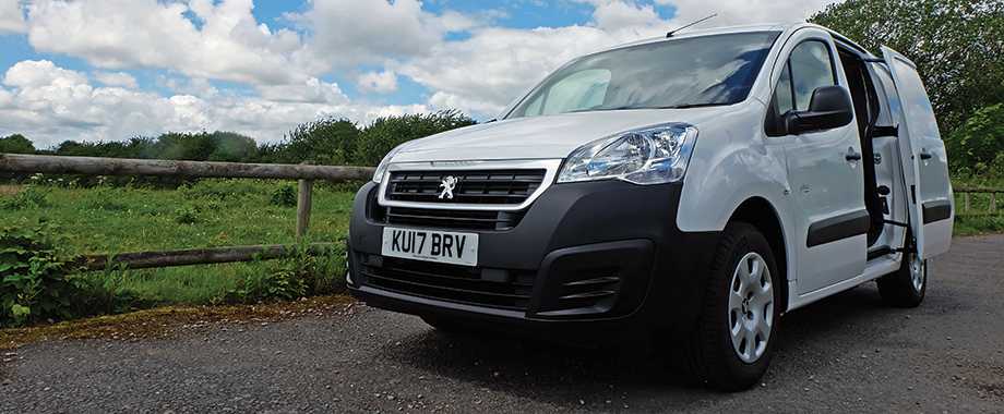 CV manufacturing sees strongest growth since 2008, says SMMT