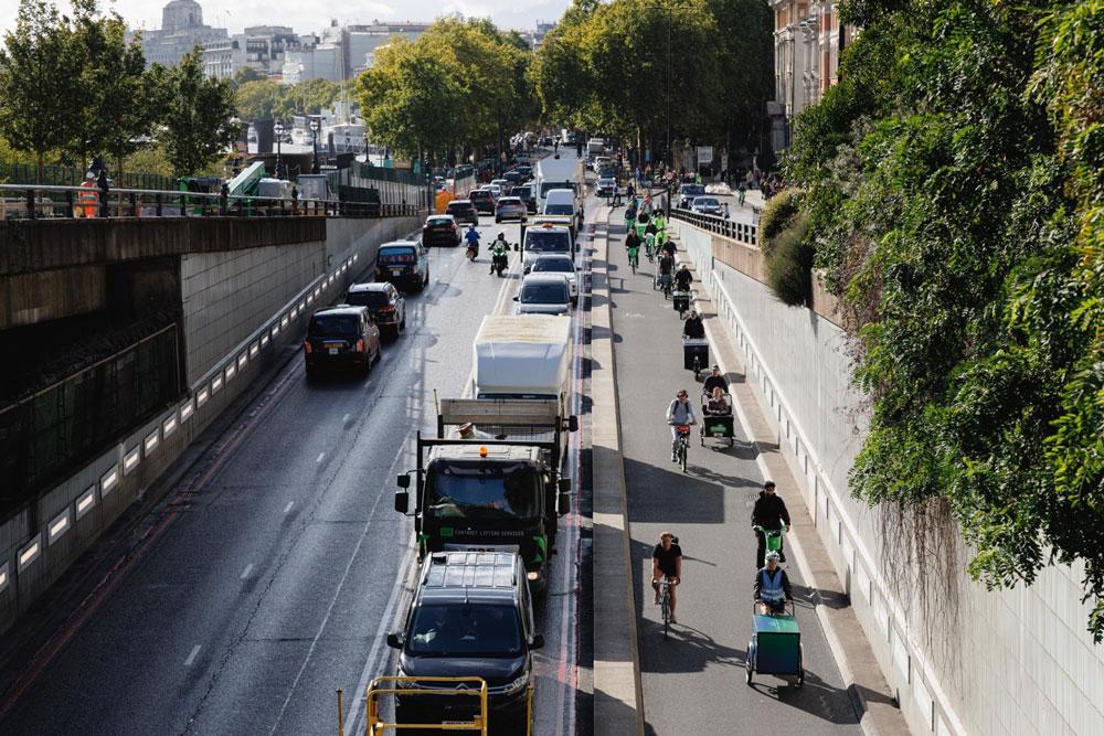 Cargo bike convoy